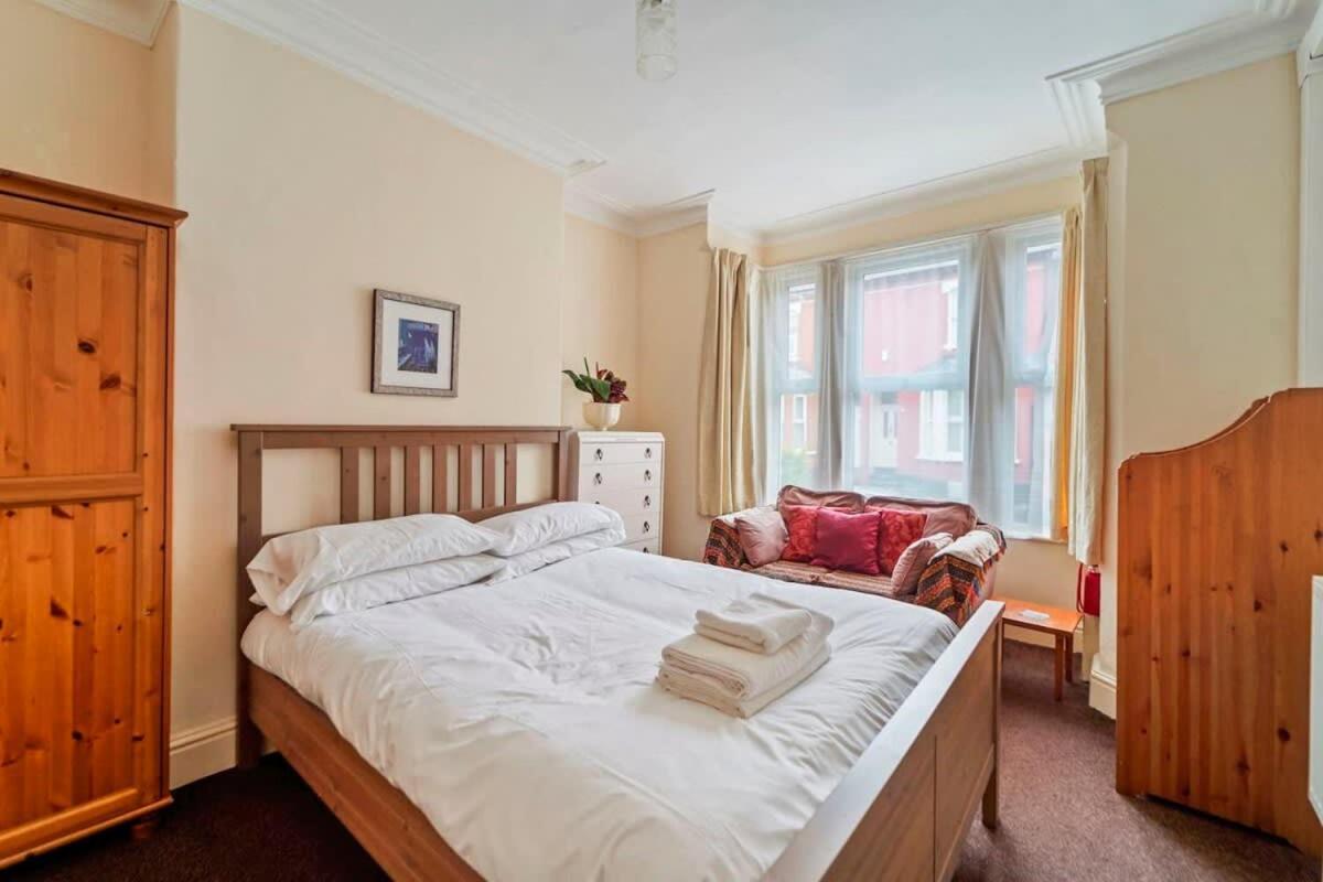 4 Bed Homely Retreat - Holiday home